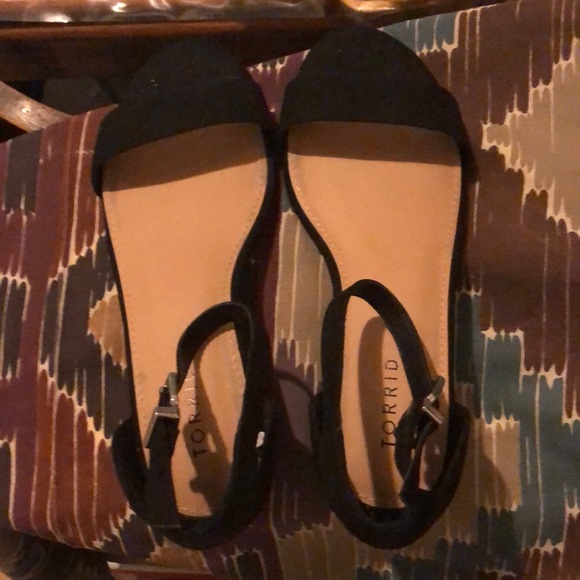 Shoes - Picture 2 of 3